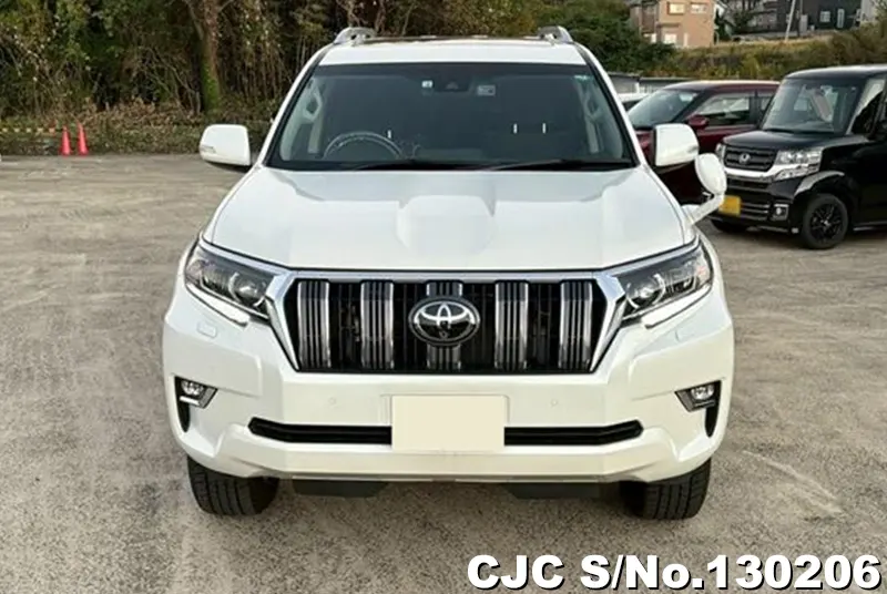 Toyota Land Cruiser Prado in White for Sale Image 4