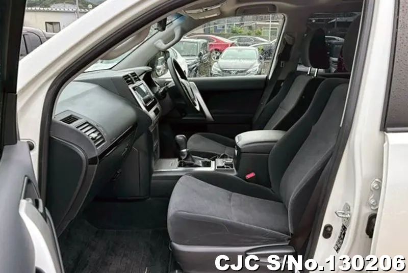 Toyota Land Cruiser Prado in White for Sale Image 9