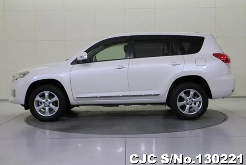 Toyota Vanguard in White for Sale Image 5