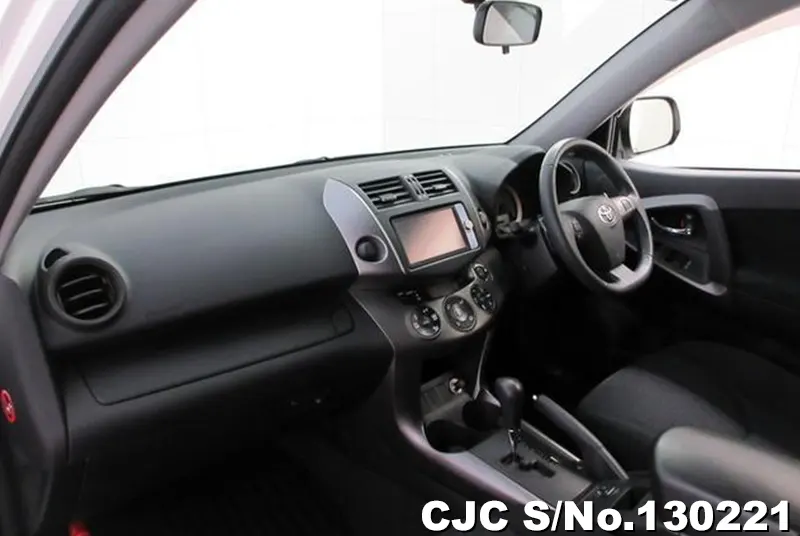 Toyota Vanguard in White for Sale Image 7