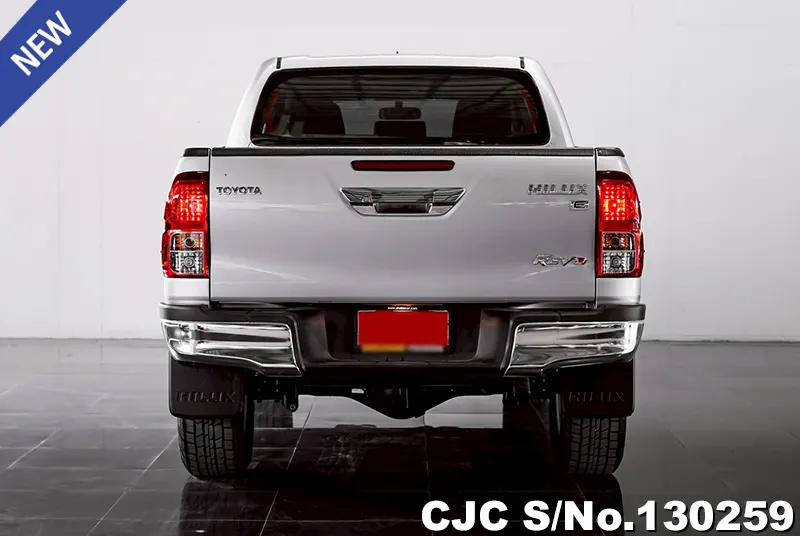 Toyota Hilux in Silver for Sale Image 5