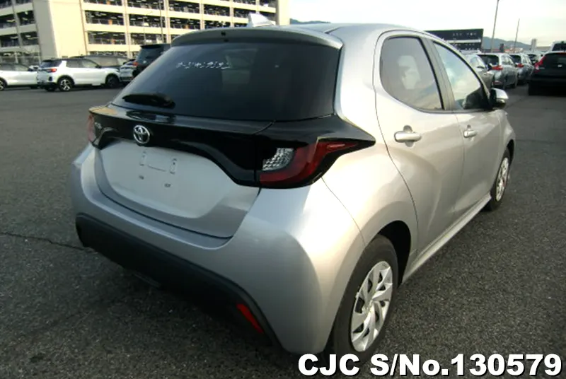 Toyota Yaris in Silver for Sale Image 2