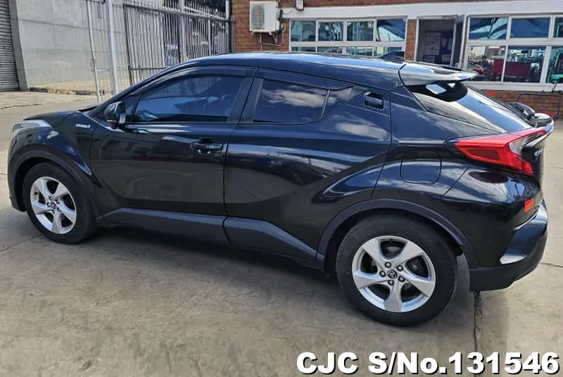 Toyota C-HR in Black for Sale Image 4