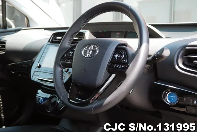 Toyota Prius in White for Sale Image 5