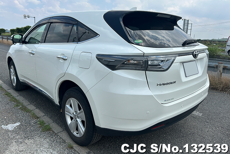 Toyota Harrier in White for Sale Image 1