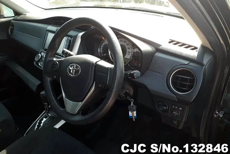 Toyota Corolla Fielder in Black for Sale Image 8