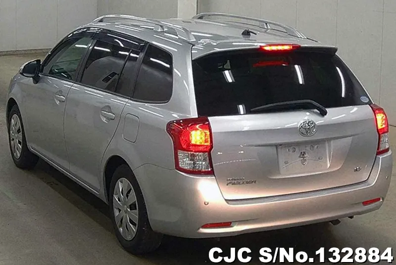 Toyota Corolla Fielder in Silver for Sale Image 1