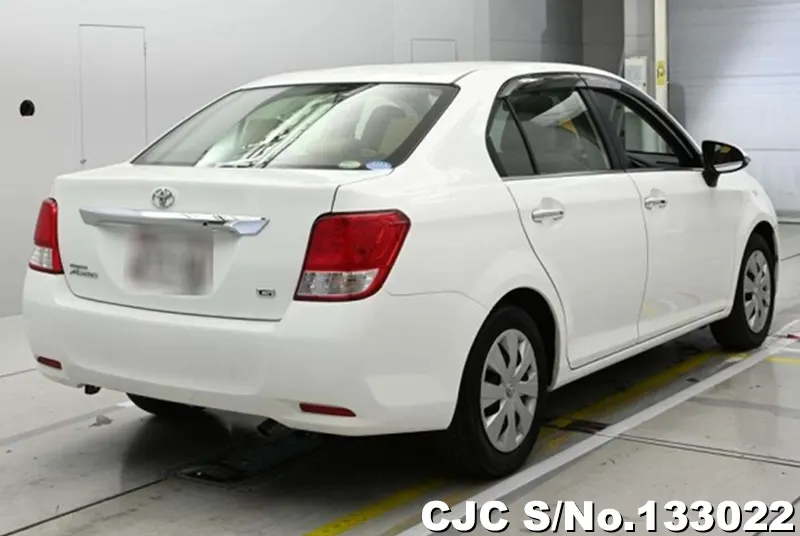 Toyota Corolla Axio in White for Sale Image 2