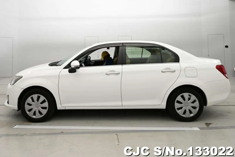 Toyota Corolla Axio in White for Sale Image 7