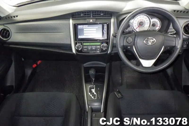 Toyota Corolla Fielder in Black for Sale Image 4