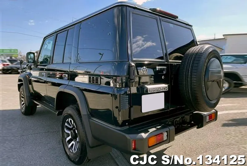 Toyota Land Cruiser in Black for Sale Image 1