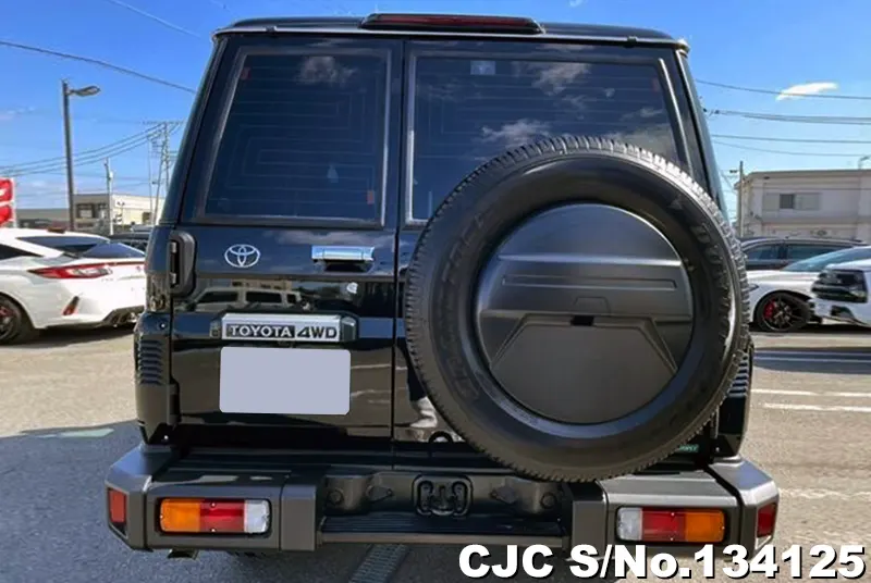 Toyota Land Cruiser in Black for Sale Image 5