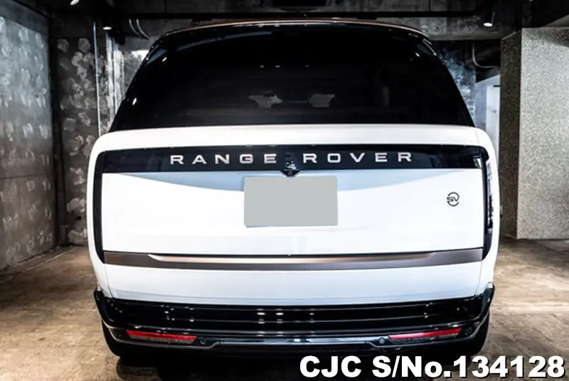 Land Rover Range Rover in White for Sale Image 3