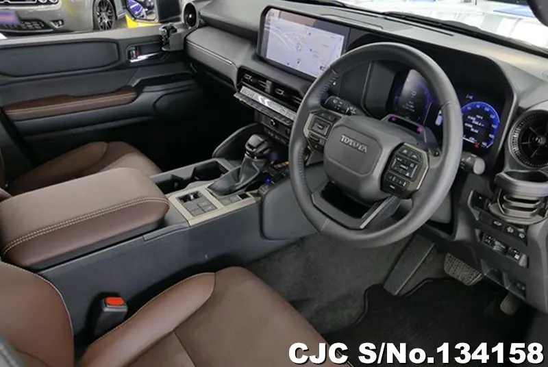 Toyota Land Cruiser 250 in Pearl for Sale Image 9