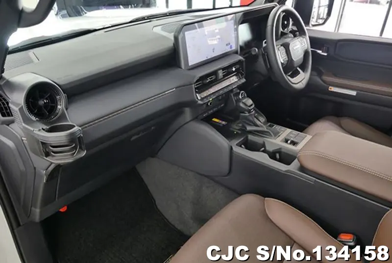 Toyota Land Cruiser 250 in Pearl for Sale Image 10