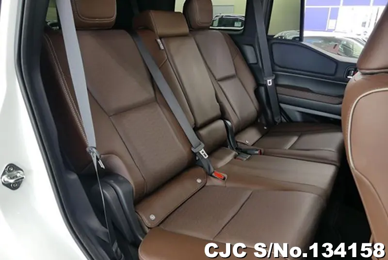Toyota Land Cruiser 250 in Pearl for Sale Image 13