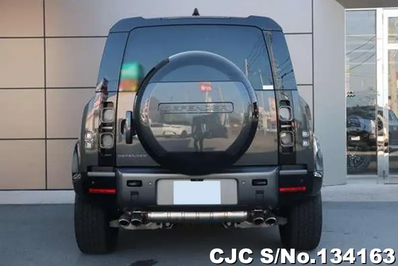 Land Rover Defender in Gray for Sale Image 3