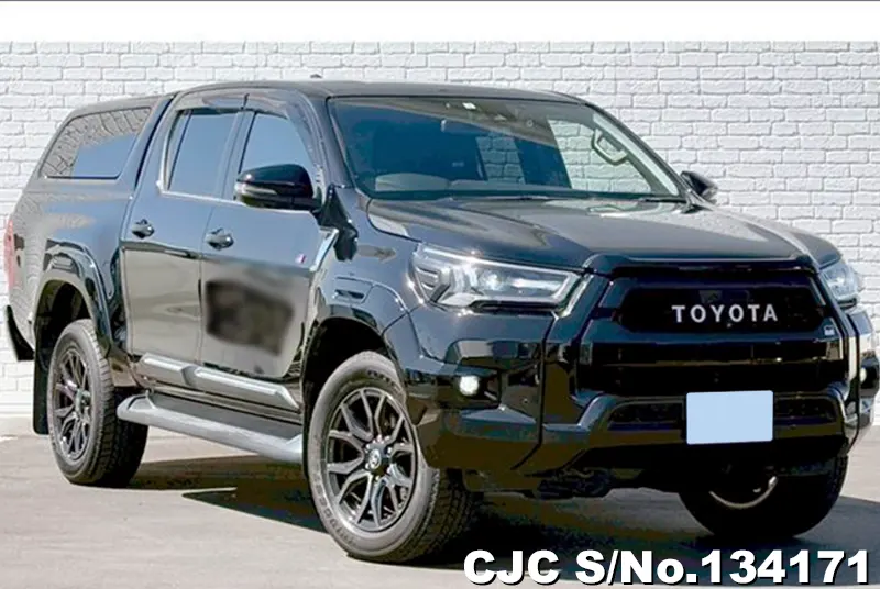 Toyota / Hilux 2023