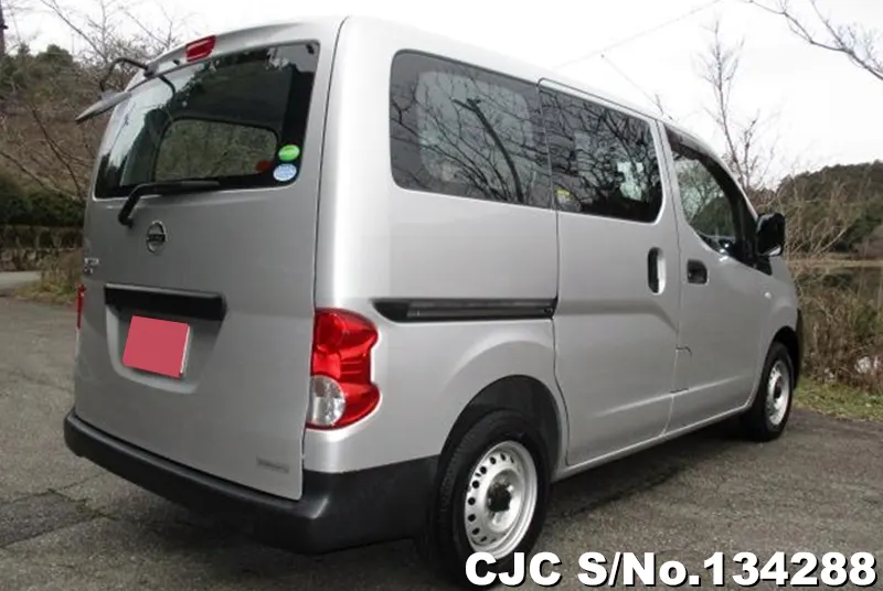 Nissan NV200 in Silver for Sale Image 2