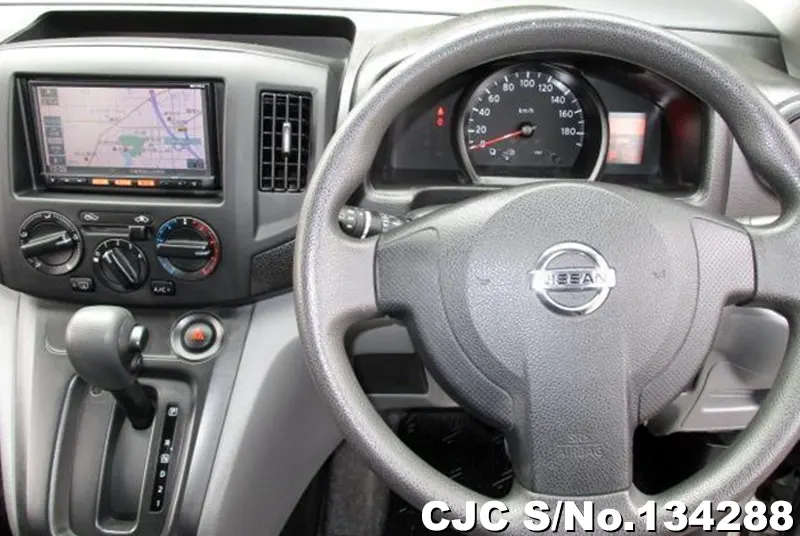 Nissan NV200 in Silver for Sale Image 7