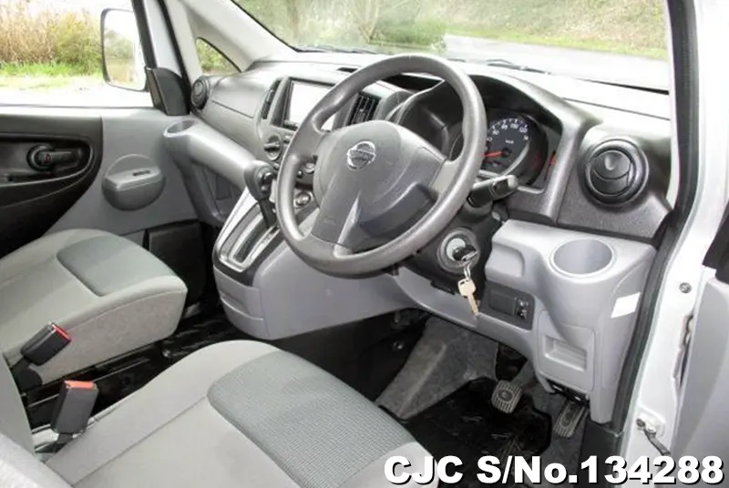 Nissan NV200 in Silver for Sale Image 8