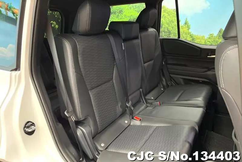 Toyota Land Cruiser 250 in White for Sale Image 4