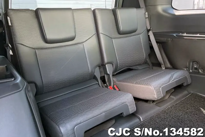 Toyota Land Cruiser 250 in Pearl for Sale Image 8