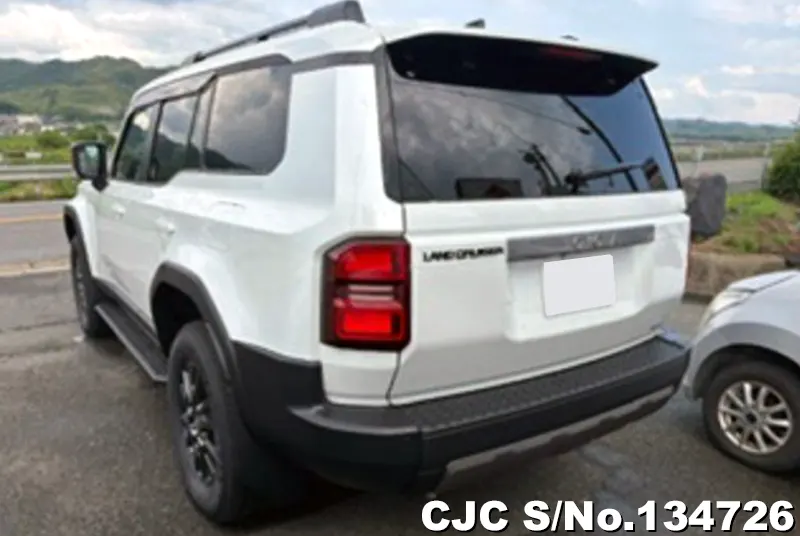 Toyota Land Cruiser 250 in Pearl for Sale Image 1