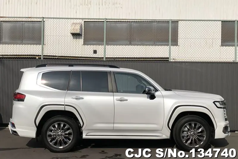 Toyota Land Cruiser in Pearl for Sale Image 6