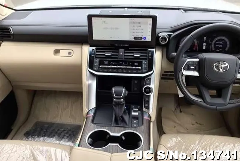 Toyota Land Cruiser in Pearl for Sale Image 3