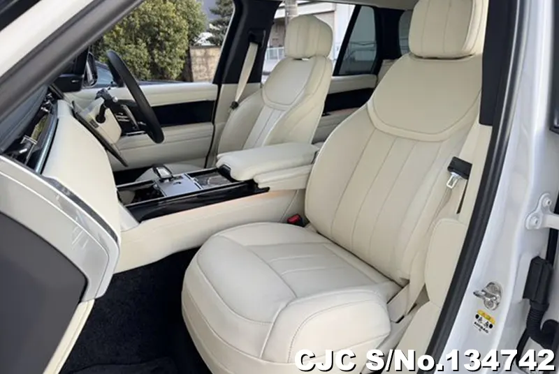 Land Rover Range Rover in White for Sale Image 10