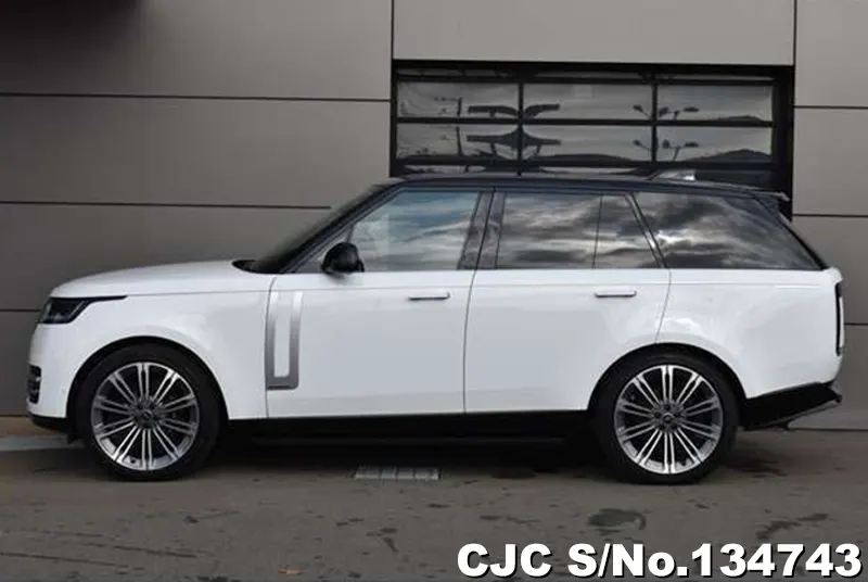 Land Rover Range Rover in White for Sale Image 5