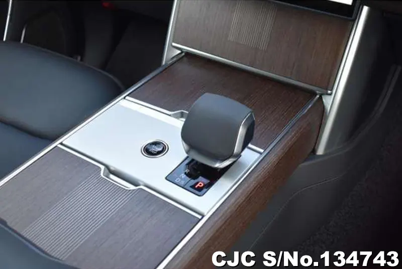 Land Rover Range Rover in White for Sale Image 12