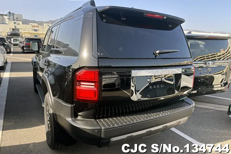 Toyota Land Cruiser 250 in Gray for Sale Image 1