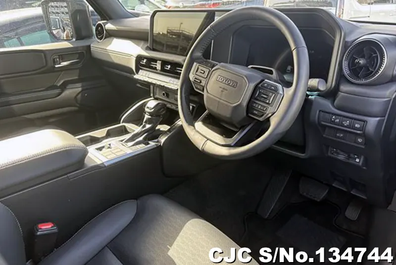 Toyota Land Cruiser 250 in Gray for Sale Image 5