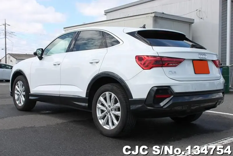 Audi Q3 in White for Sale Image 1