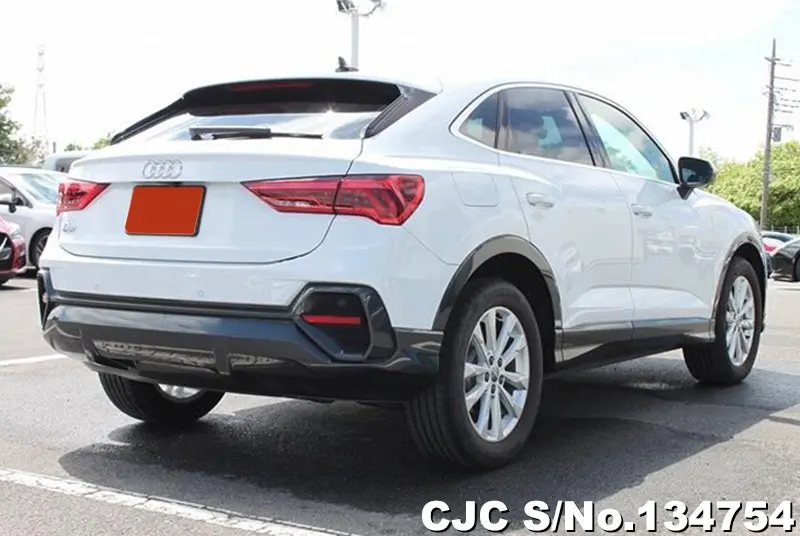 Audi Q3 in White for Sale Image 2