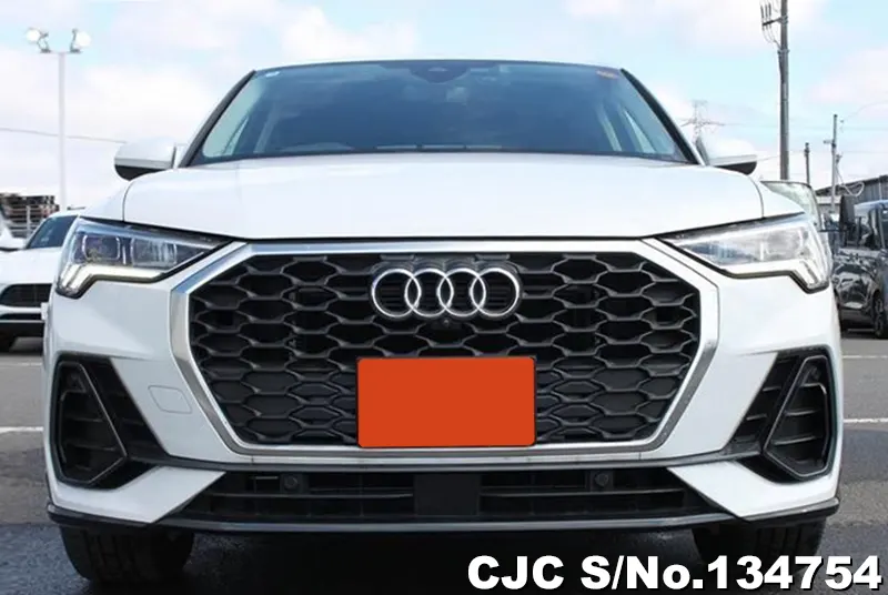 Audi Q3 in White for Sale Image 4