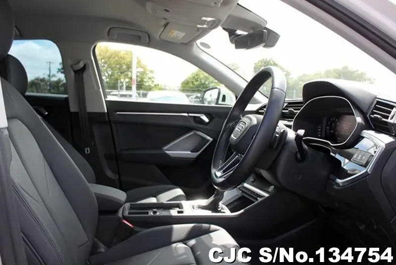 Audi Q3 in White for Sale Image 7