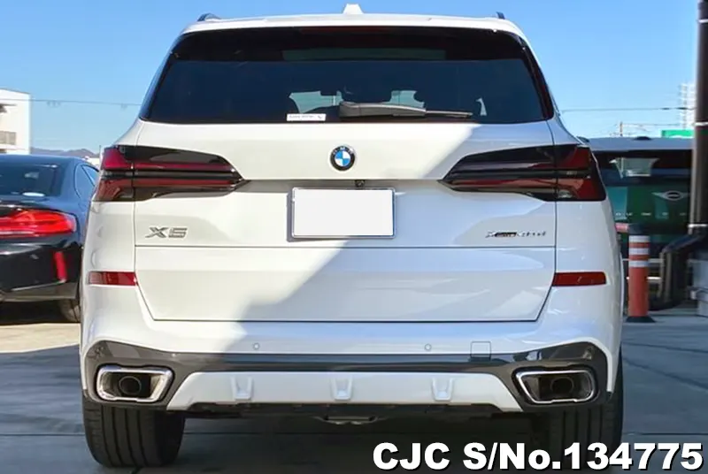 BMW X5 in White for Sale Image 4