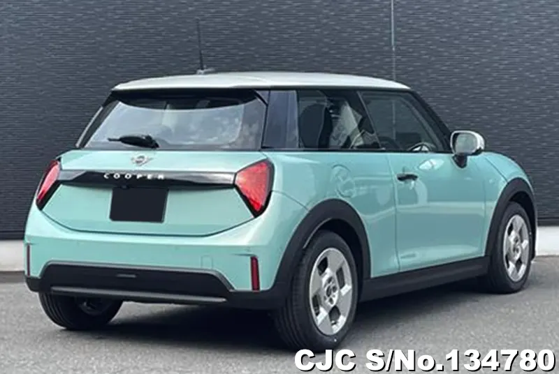 BMW Mini Cooper in Green for Sale Image 2