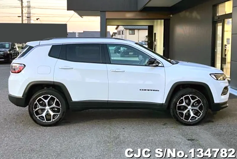 Chrysler Jeep Compass in White for Sale Image 3