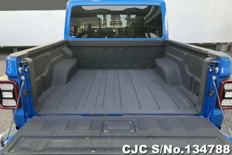 Chrysler Jeep Gladiator in Blue for Sale Image 5