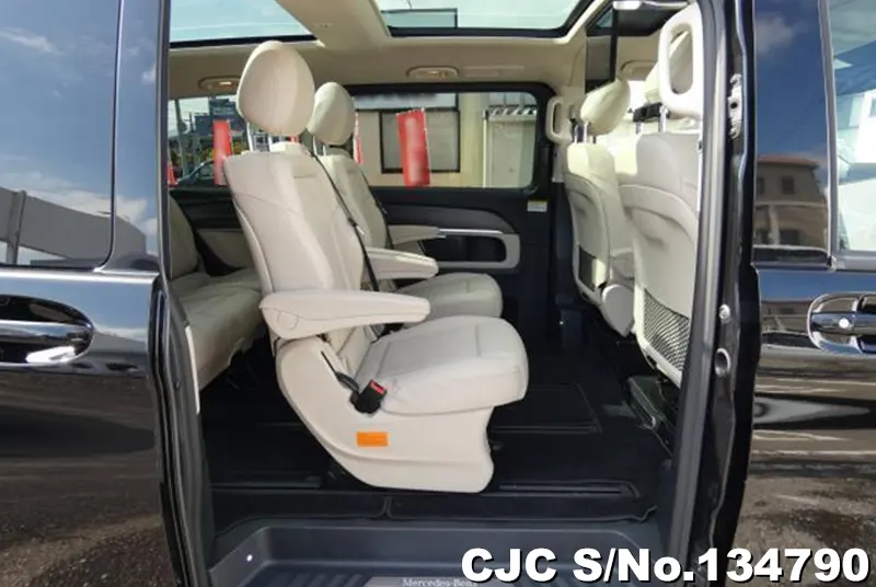Mercedes Benz V Class in Black for Sale Image 6