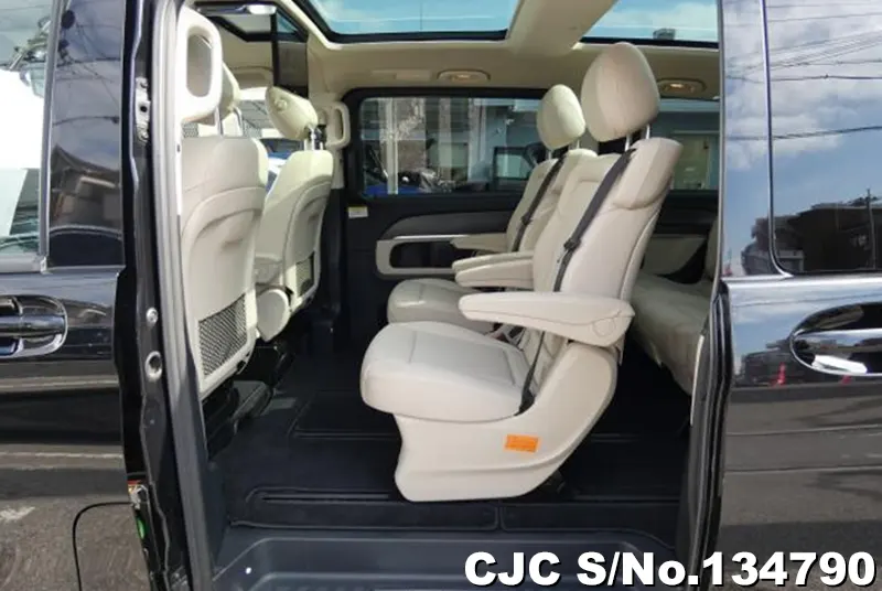 Mercedes Benz V Class in Black for Sale Image 7