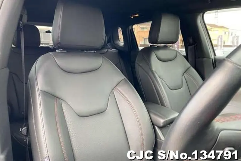 Chrysler Jeep Compass in White for Sale Image 9