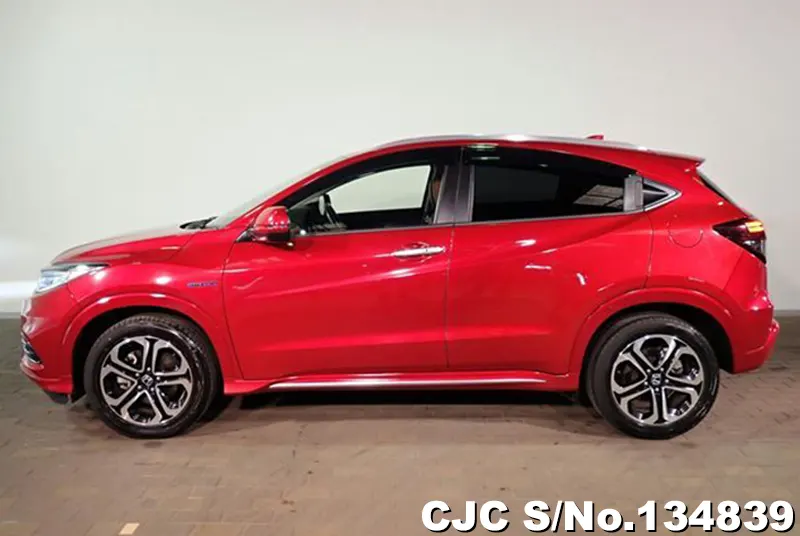 Honda Vezel in Red for Sale Image 5