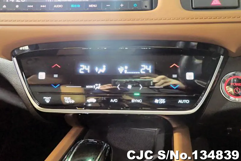 Honda Vezel in Red for Sale Image 14