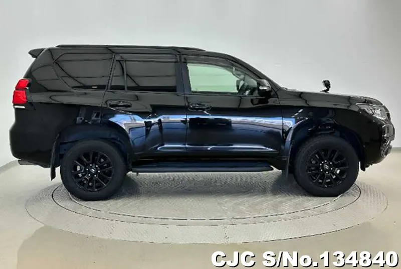 Toyota Land Cruiser Prado in Black for Sale Image 6
