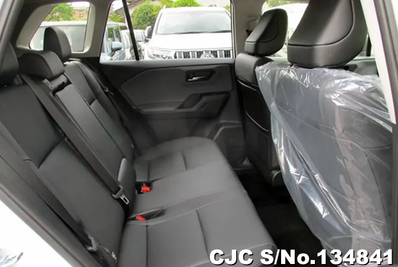 Toyota Rav4 in White for Sale Image 10